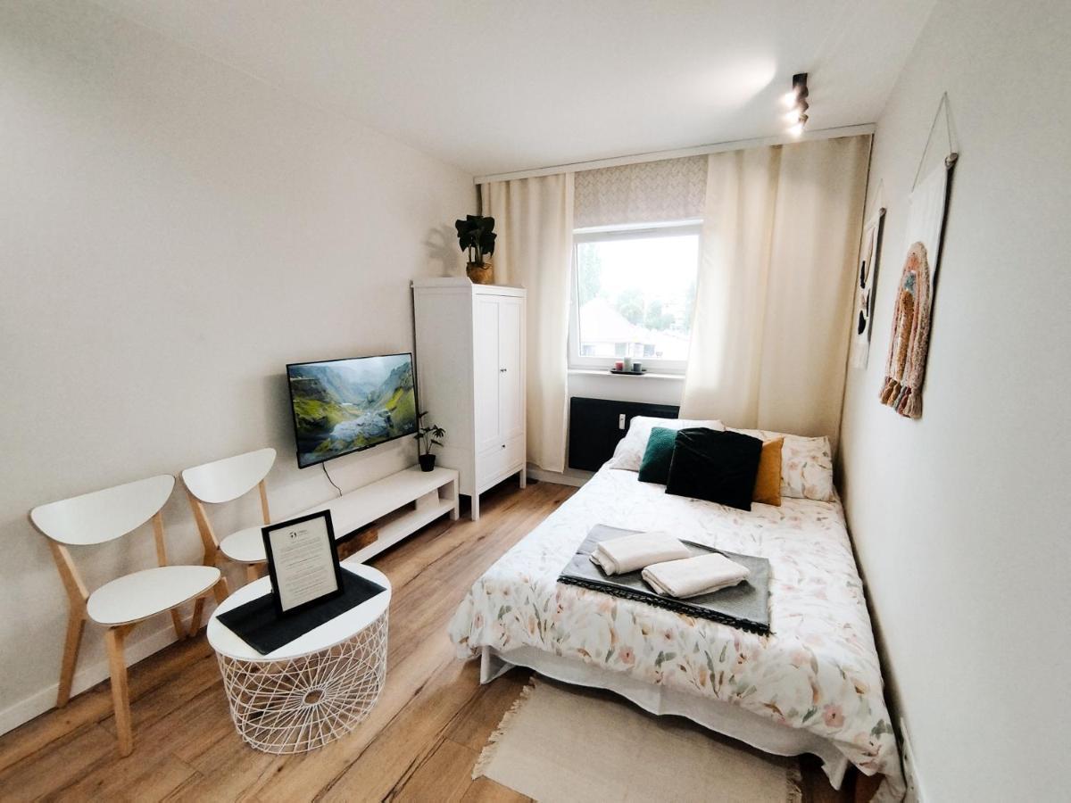 Appartement Terra Apartament - Cozy Studio With Netflix & Free Parking *